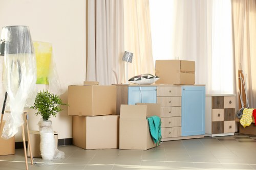 Moving van service in Finsburypark for local home relocations
