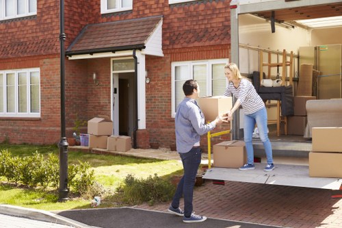 Storage and timing support for a planned move in Finsbury Park