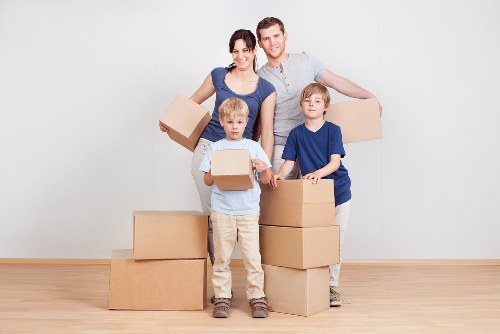 Commercial and residential removals van support for Finsbury Park customers