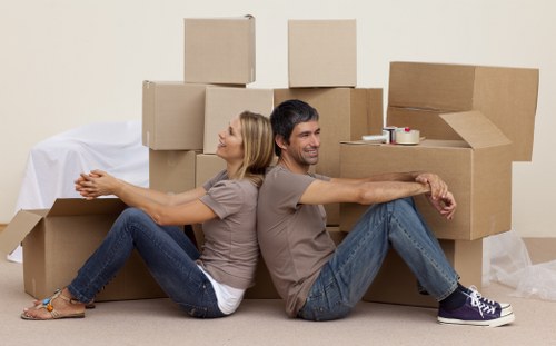 Professional moving van transport for flats and homes near Finsbury Park